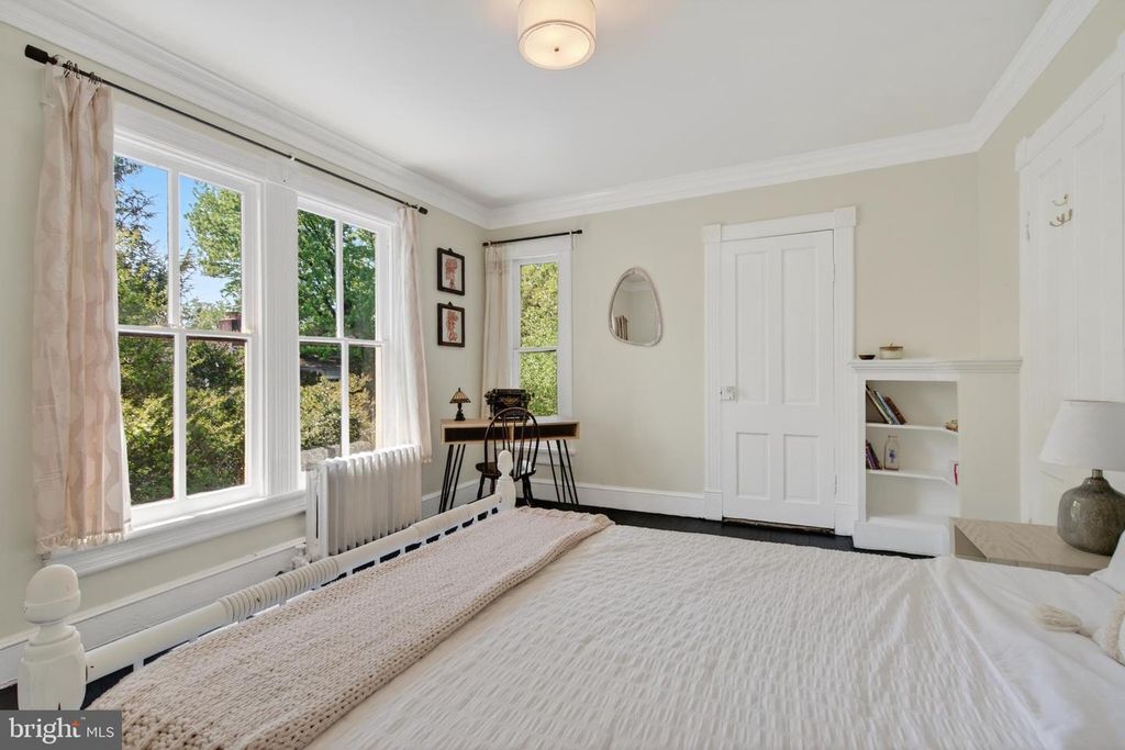 Image 43 of property listing at 1102 EDGEVALE RD, Silver Spring, MD 20910