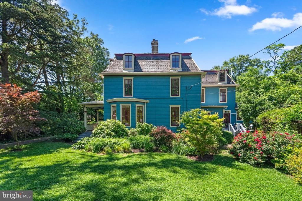 Image 5 of property listing at 1102 EDGEVALE RD, Silver Spring, MD 20910