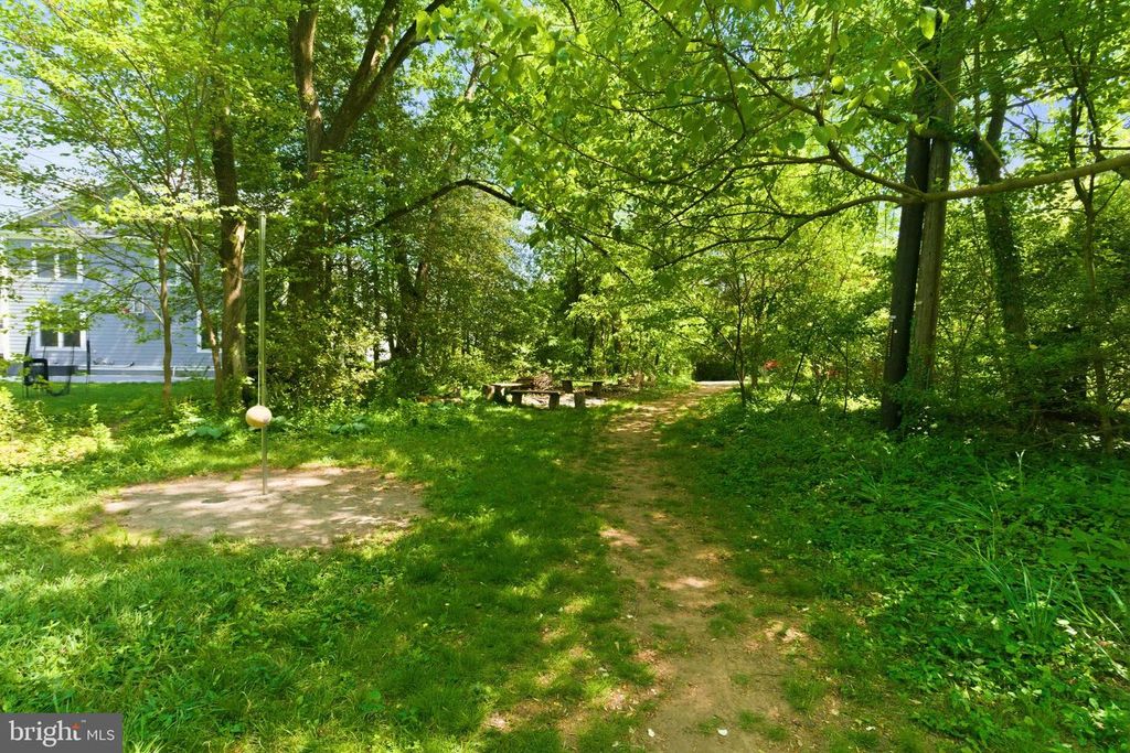 Image 76 of property listing at 1102 EDGEVALE RD, Silver Spring, MD 20910