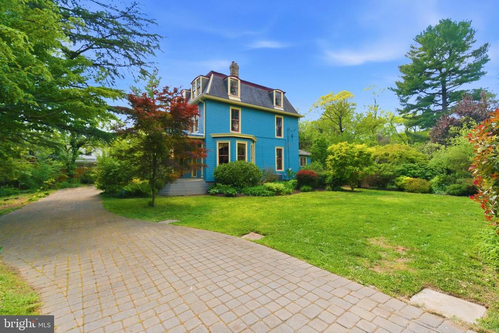 Image 82 of property listing at 1102 EDGEVALE RD, Silver Spring, MD 20910