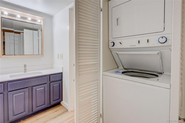 7665 E Eastman Avenue 101B, Denver, CO 80231