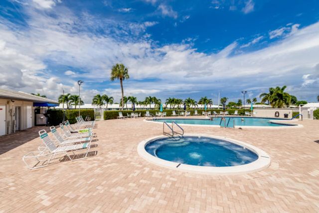 1590 SW 13th Terrace, Boynton Beach, FL 33426