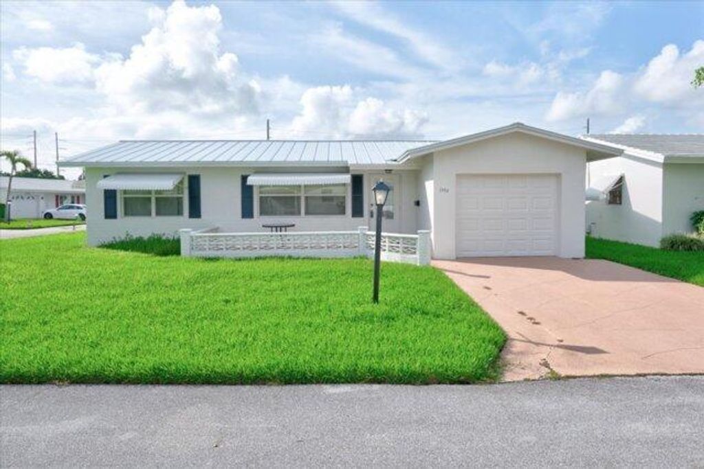 1590 SW 13th Terrace, Boynton Beach, FL 33426
