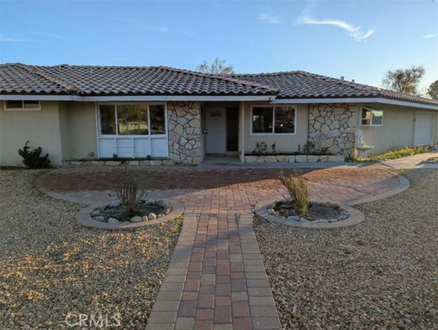 19989 Crow, Apple Valley, CA 92307