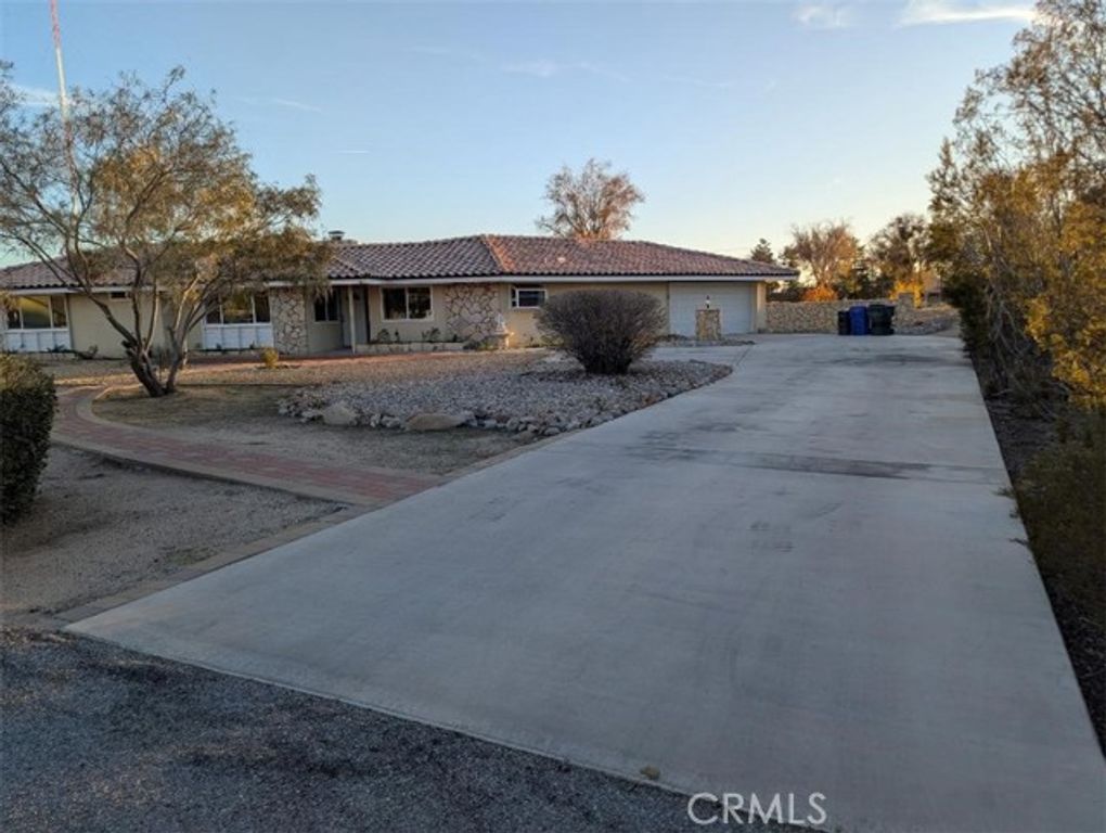 19989 Crow, Apple Valley, CA 92307