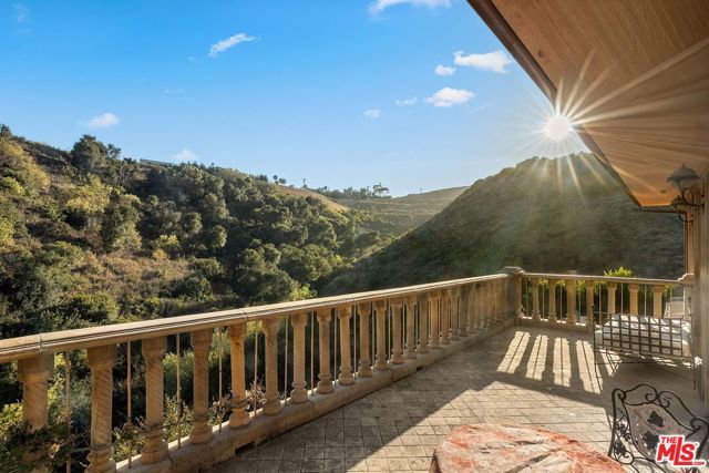 28305 Via Acero Street, Malibu, CA 90265