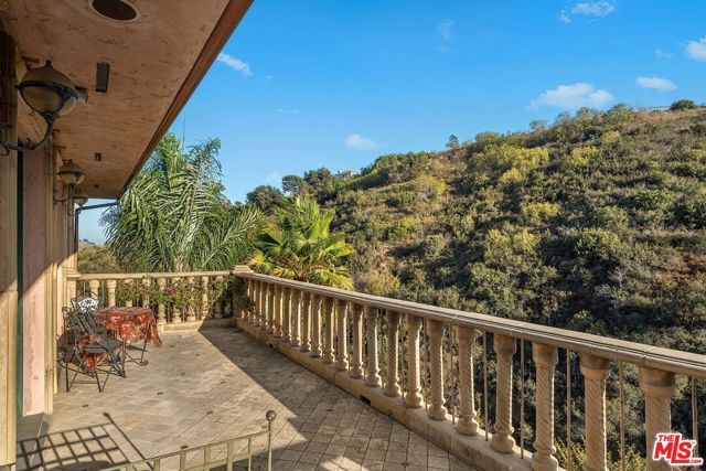 28305 Via Acero Street, Malibu, CA 90265