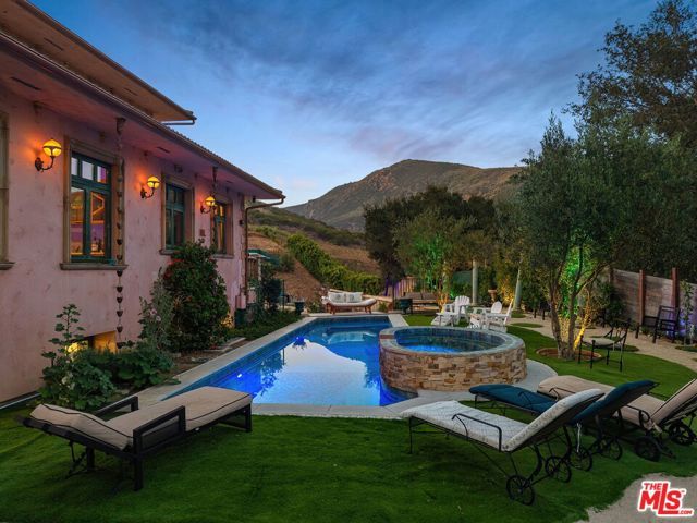 28305 Via Acero Street, Malibu, CA 90265