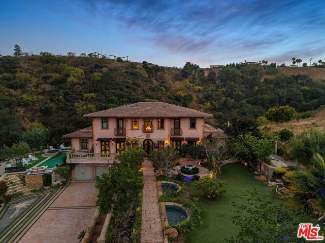 28305 Via Acero Street, Malibu, CA 90265