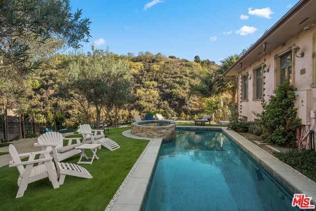 28305 Via Acero Street, Malibu, CA 90265