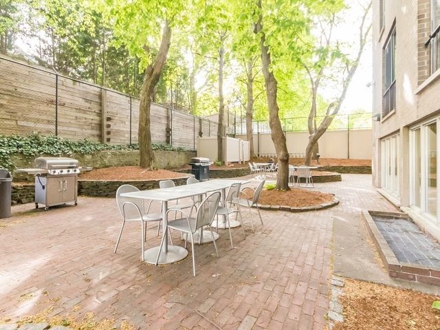 99 Pond Ave. 208, Brookline, MA 02445