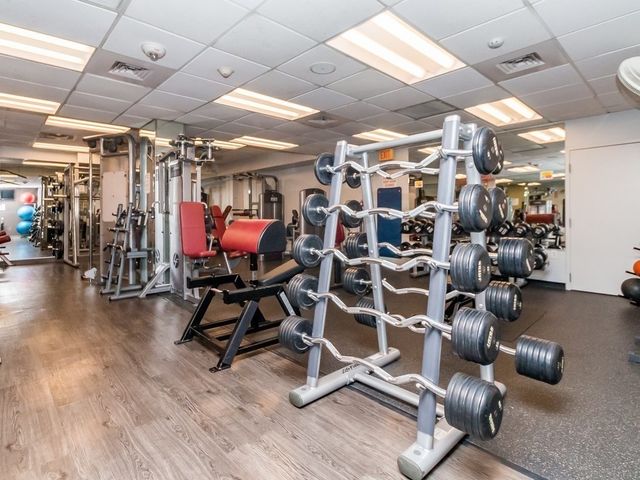 99 Pond Ave. 208, Brookline, MA 02445