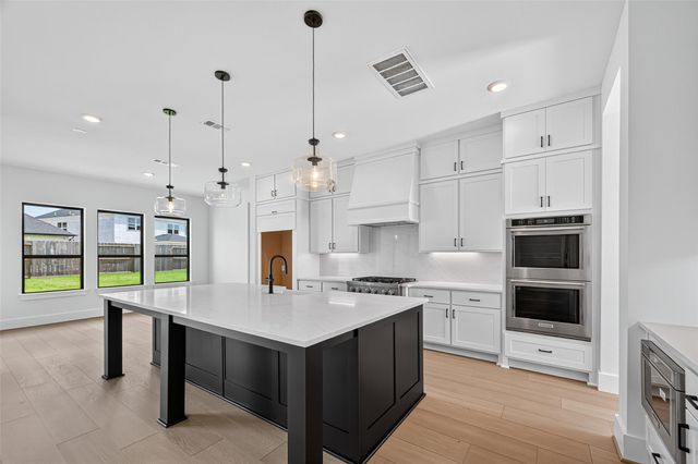 10207 Drifting Wind Lane, Missouri City, TX 77459