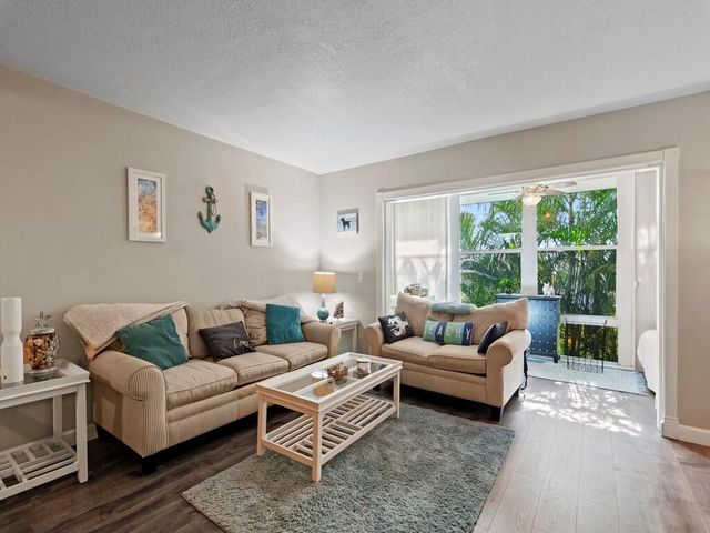 1901 Indian River Boulevard 201a, Vero Beach, FL 32960