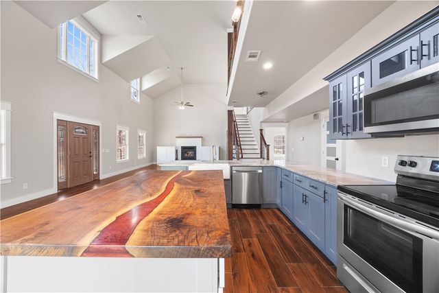 11580 Upland Way, Gravette, AR 72736