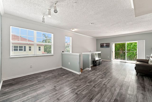 5940 W Sample Road 308, Coral Springs, FL 33067