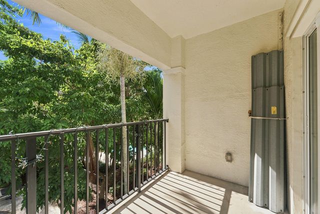 5940 W Sample Road 308, Coral Springs, FL 33067