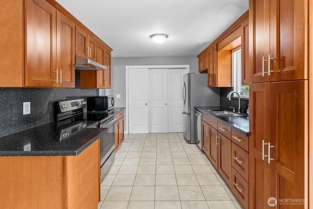 2419 SW 307th Street, Federal Way, WA 98023