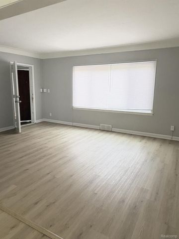 101 S Jessie, Pontiac, MI 48342