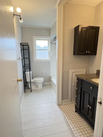 101 S Jessie, Pontiac, MI 48342