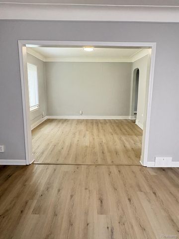 101 S Jessie, Pontiac, MI 48342