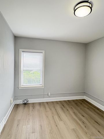 101 S Jessie, Pontiac, MI 48342