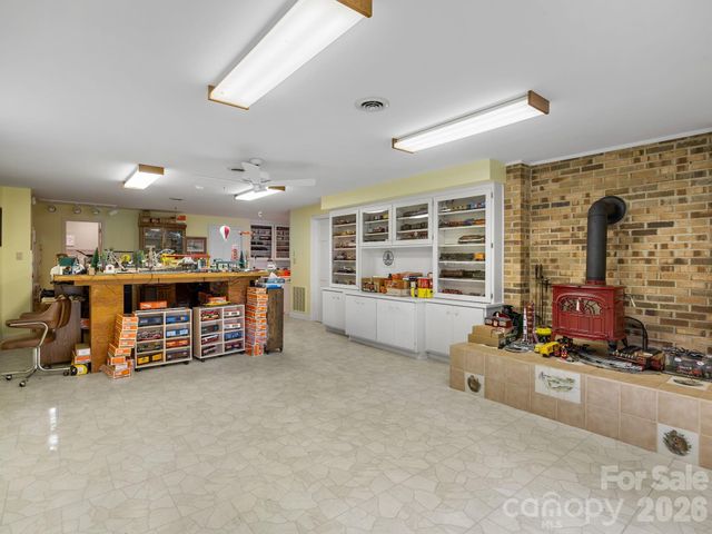 140 Meadowlark Drive, Tryon, NC 28782