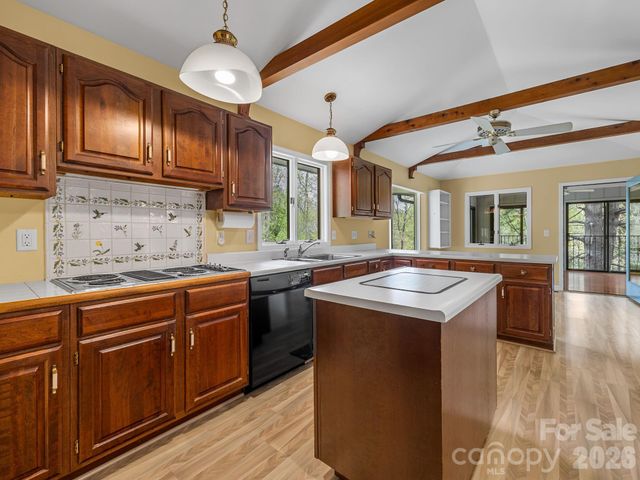 140 Meadowlark Drive, Tryon, NC 28782