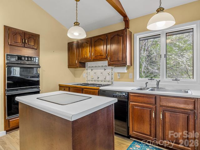 140 Meadowlark Drive, Tryon, NC 28782