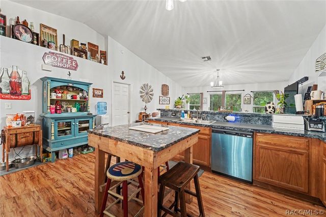 1210 W Fan Drive, Citrus Springs, FL 34434