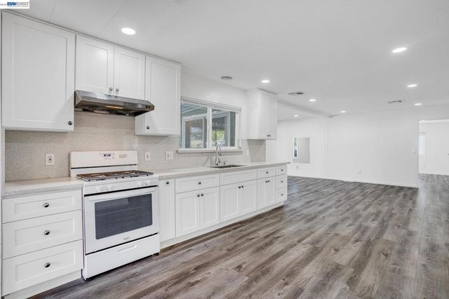 29330 Middleborough Way, Hayward, CA 94544