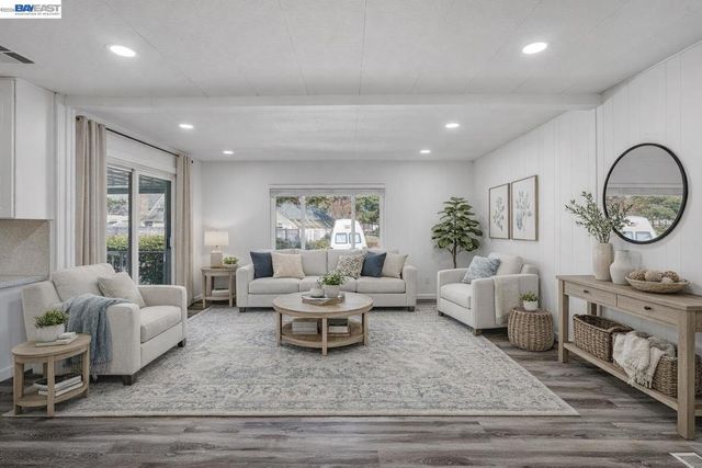 29330 Middleborough Way, Hayward, CA 94544