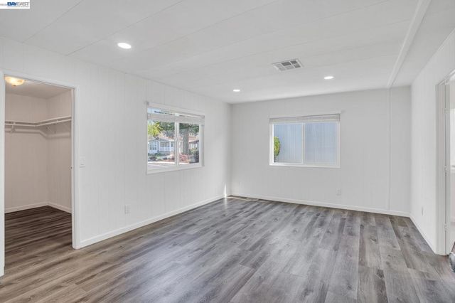 29330 Middleborough Way, Hayward, CA 94544