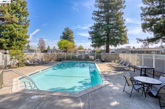 29330 Middleborough Way, Hayward, CA 94544