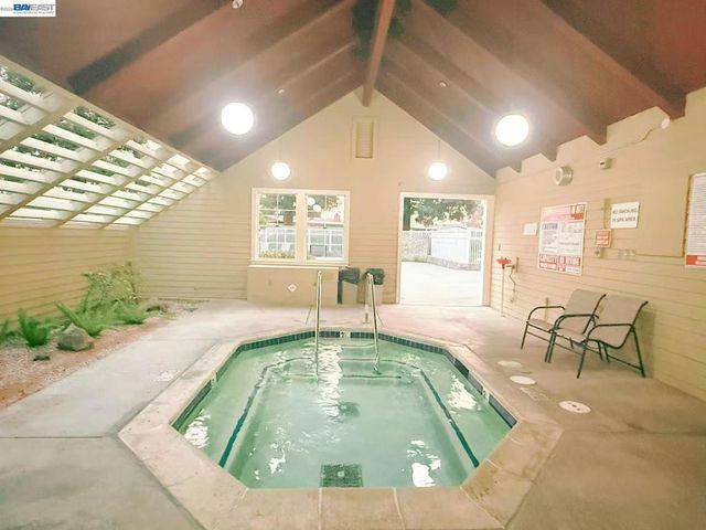 29330 Middleborough Way, Hayward, CA 94544