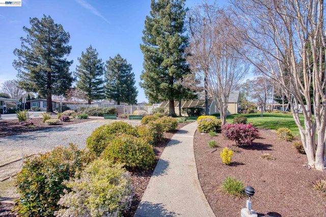 29330 Middleborough Way, Hayward, CA 94544