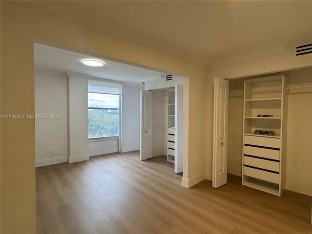 2020 NE 135th St 607, North Miami, FL 33181