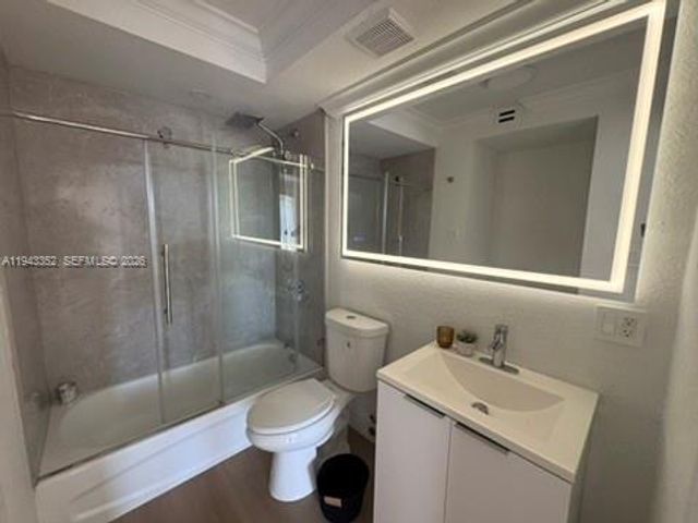 2020 NE 135th St 607, North Miami, FL 33181