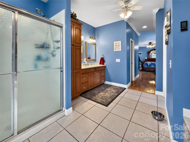 3275 Hanging Rock Road, Spruce Pine, NC 28777