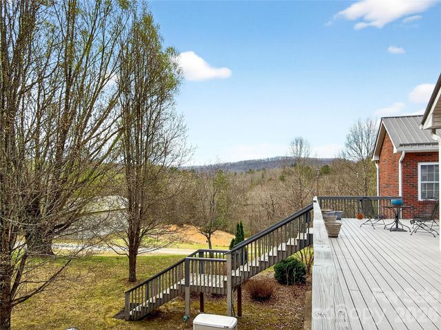 3275 Hanging Rock Road, Spruce Pine, NC 28777
