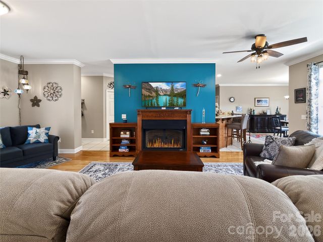 3275 Hanging Rock Road, Spruce Pine, NC 28777