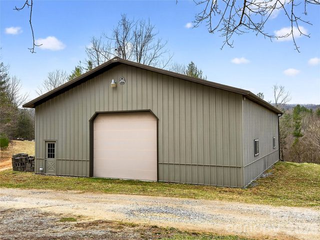 3275 Hanging Rock Road, Spruce Pine, NC 28777