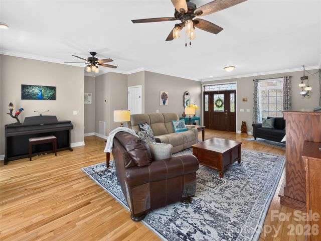 3275 Hanging Rock Road, Spruce Pine, NC 28777