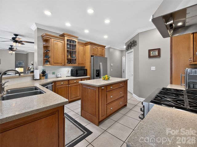 3275 Hanging Rock Road, Spruce Pine, NC 28777