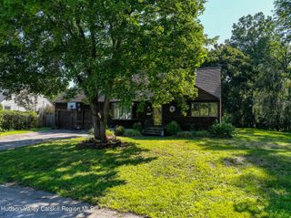 13 Hewlett Road, Red Hook, NY 12571