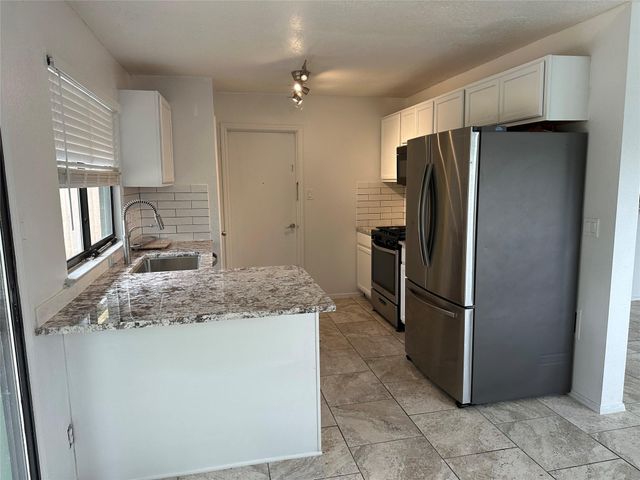 1122 Greenbriar CT, Round Rock, TX 78664