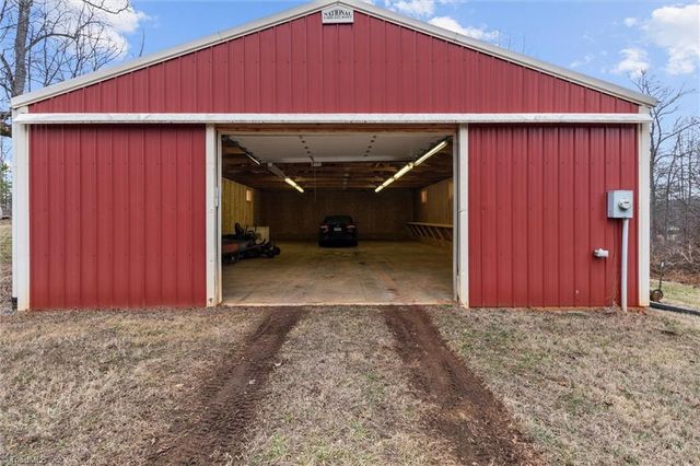 1096 Corner Road, Pinnacle, NC 27043