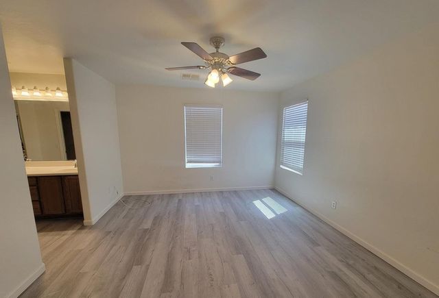 7226 S 48th Glen, Laveen, AZ 85339