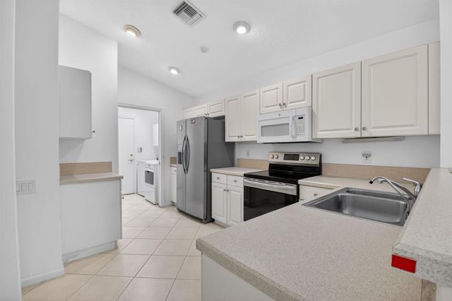 5304 Wycombe Avenue, Boynton Beach, FL 33437
