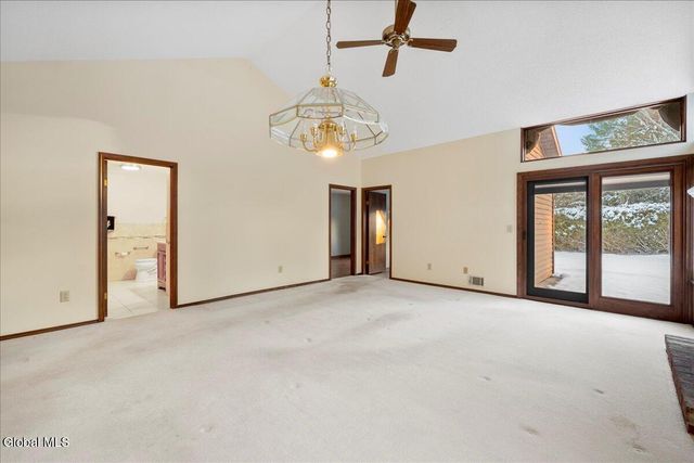 17 Oxford Road, Bethlehem, NY 12159